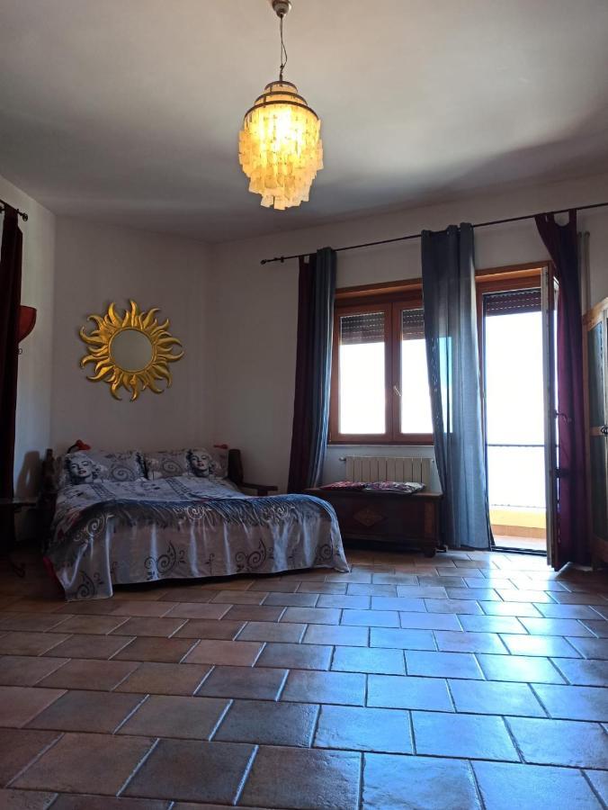 Ampio Monolocale Con Balcone Fronte Mare