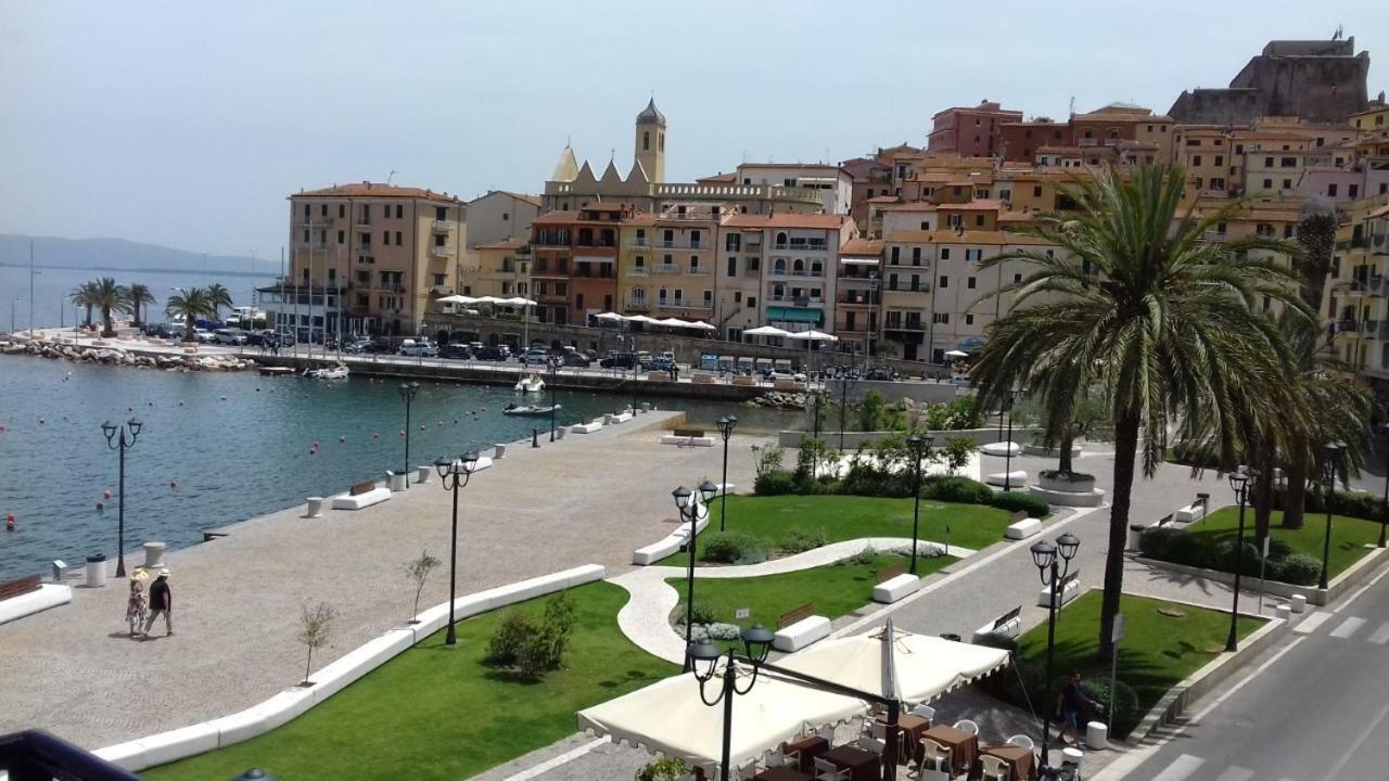 Ampio Monolocale Con Balcone Fronte Mare *