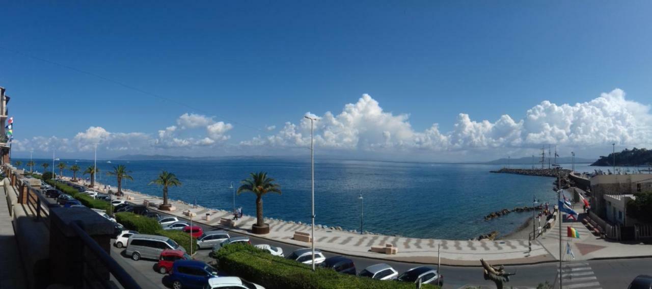 Ampio Monolocale Con Balcone Fronte Mare Porto Santo Stefano (Grosseto)