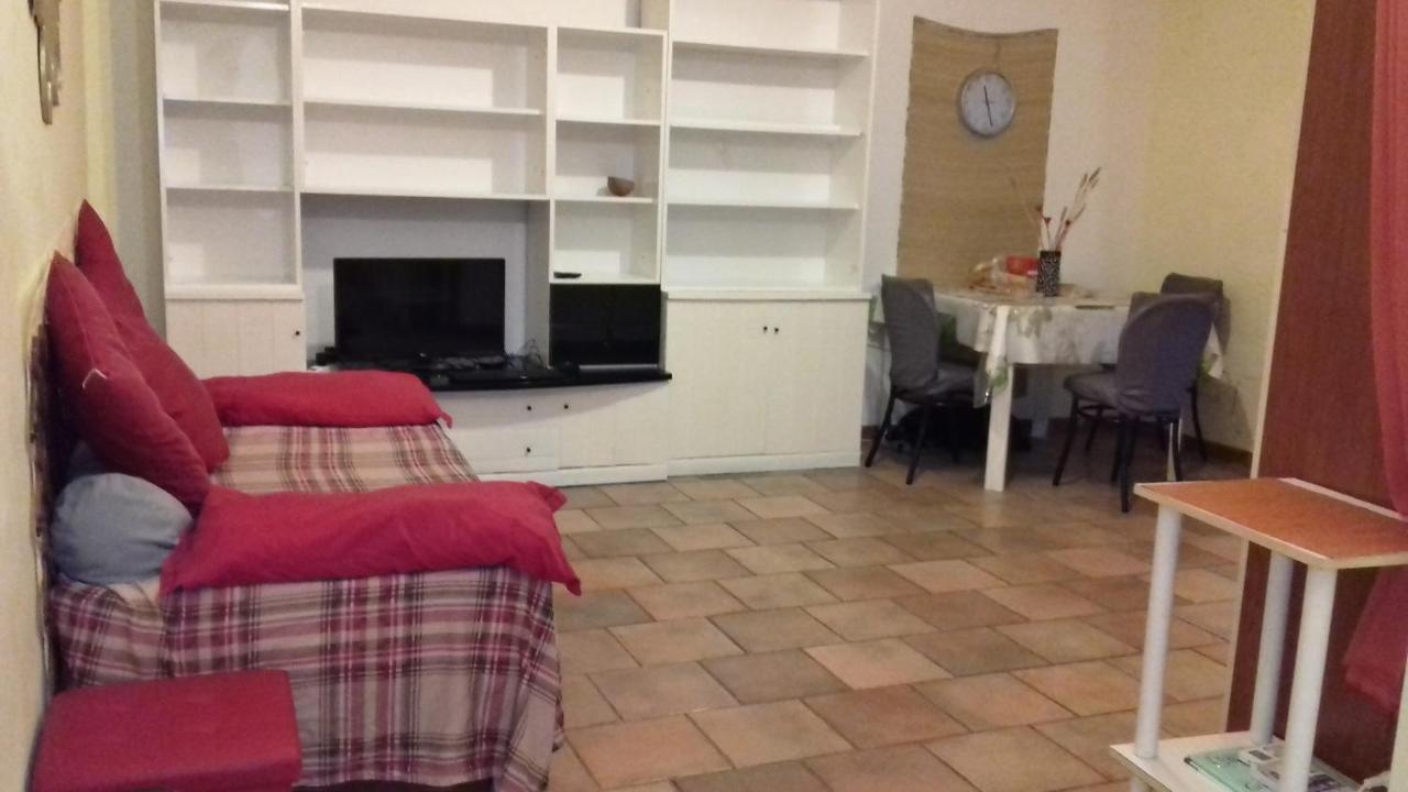 Ampio Monolocale Con Balcone Fronte Mare *
